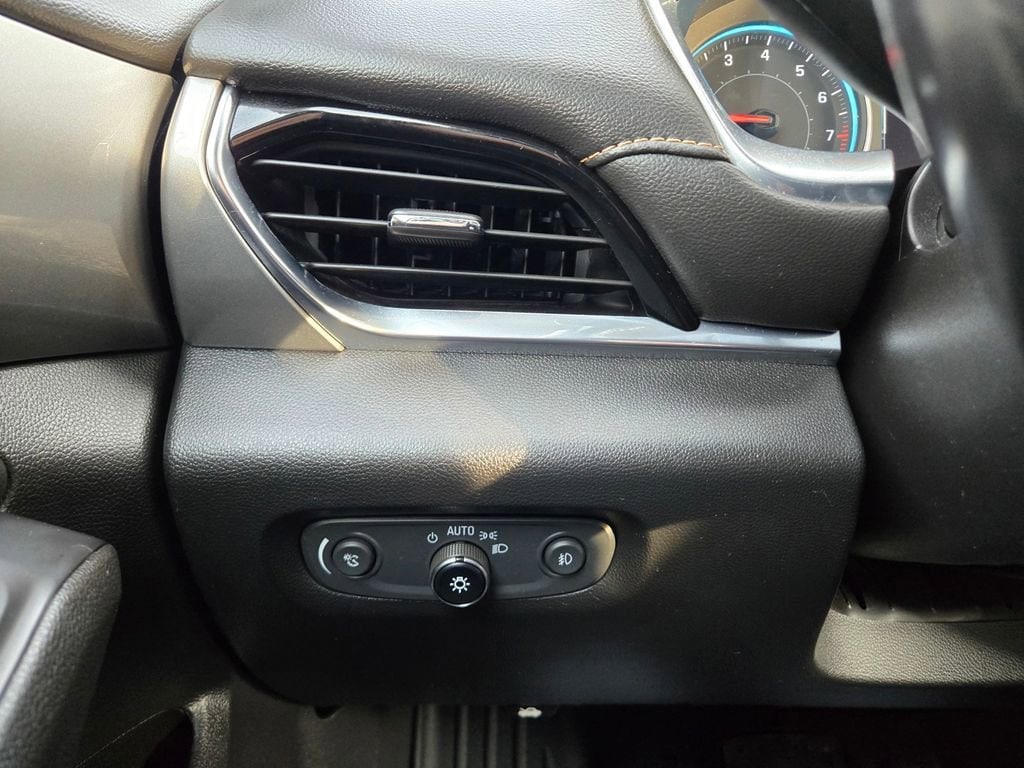 2019 Chevrolet Traverse 1LT - Photo 23