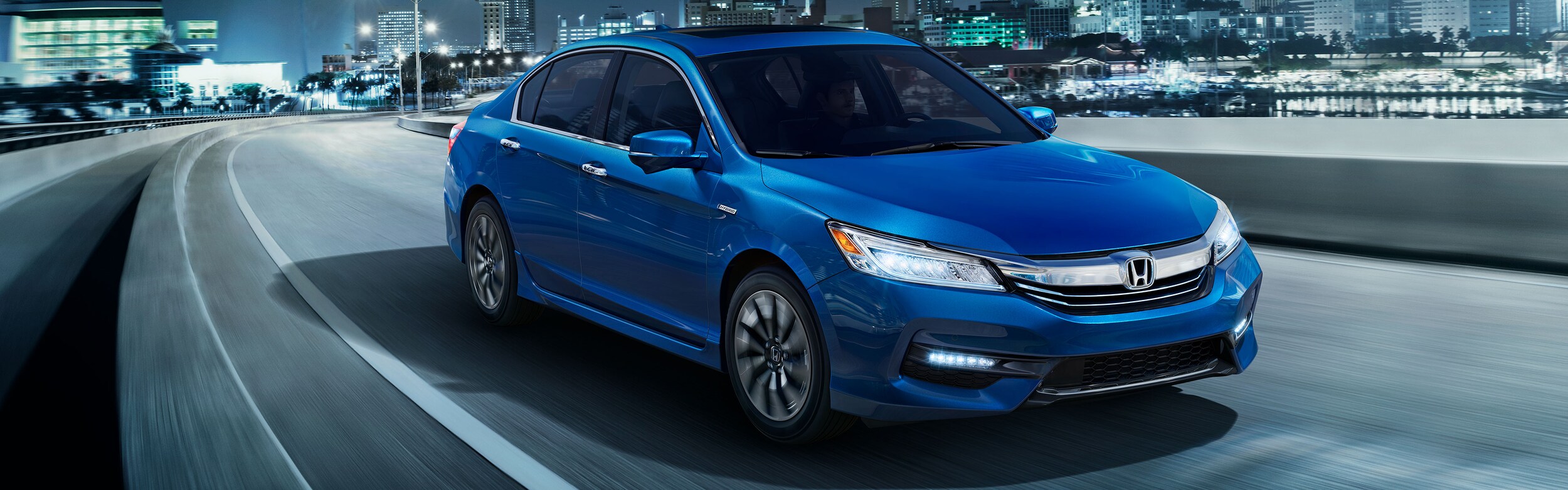 MY17_AccordHybrid_features_desktop_3840x1200_01.jpg