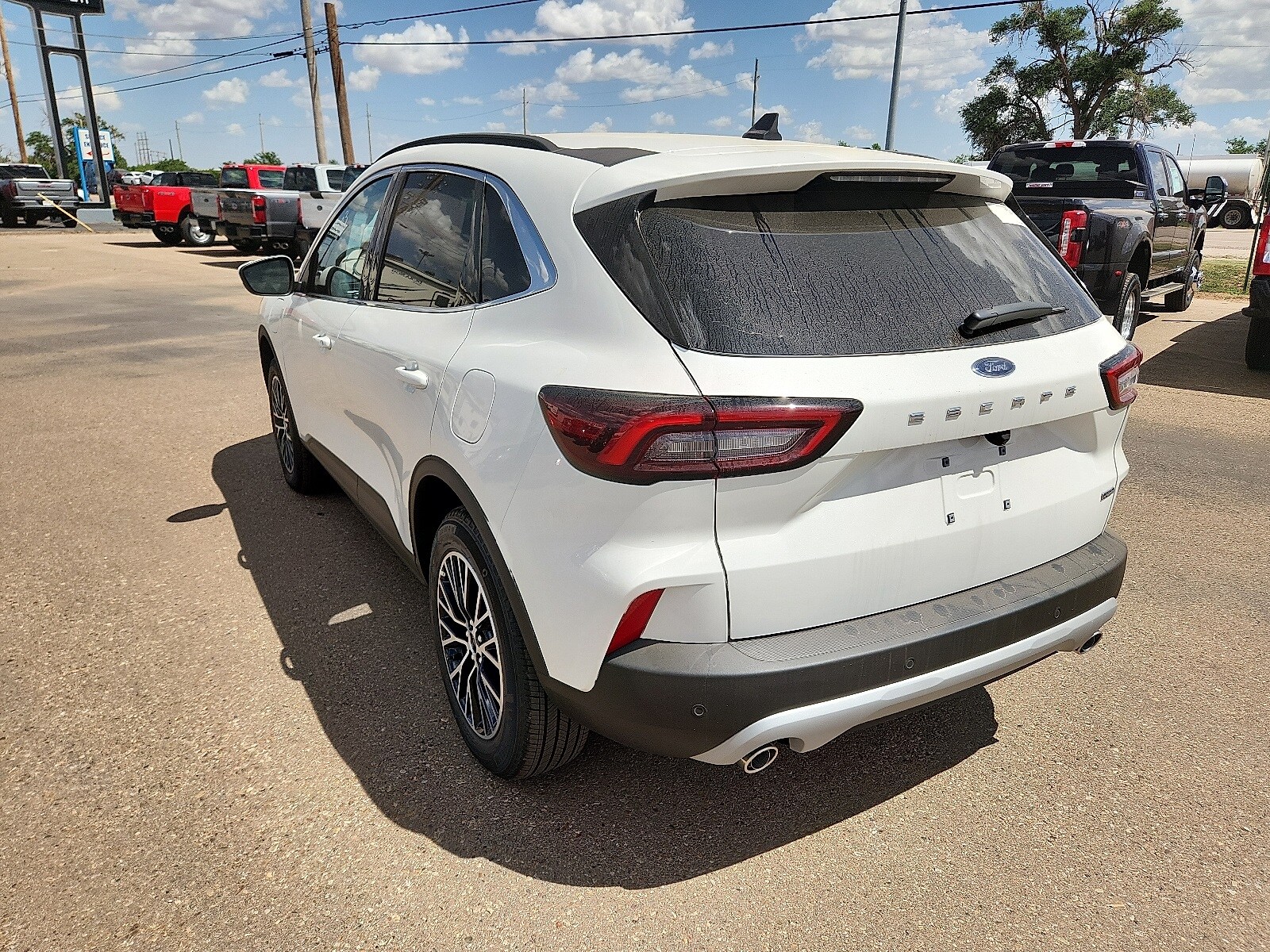 2025 Ford Escape photo 3