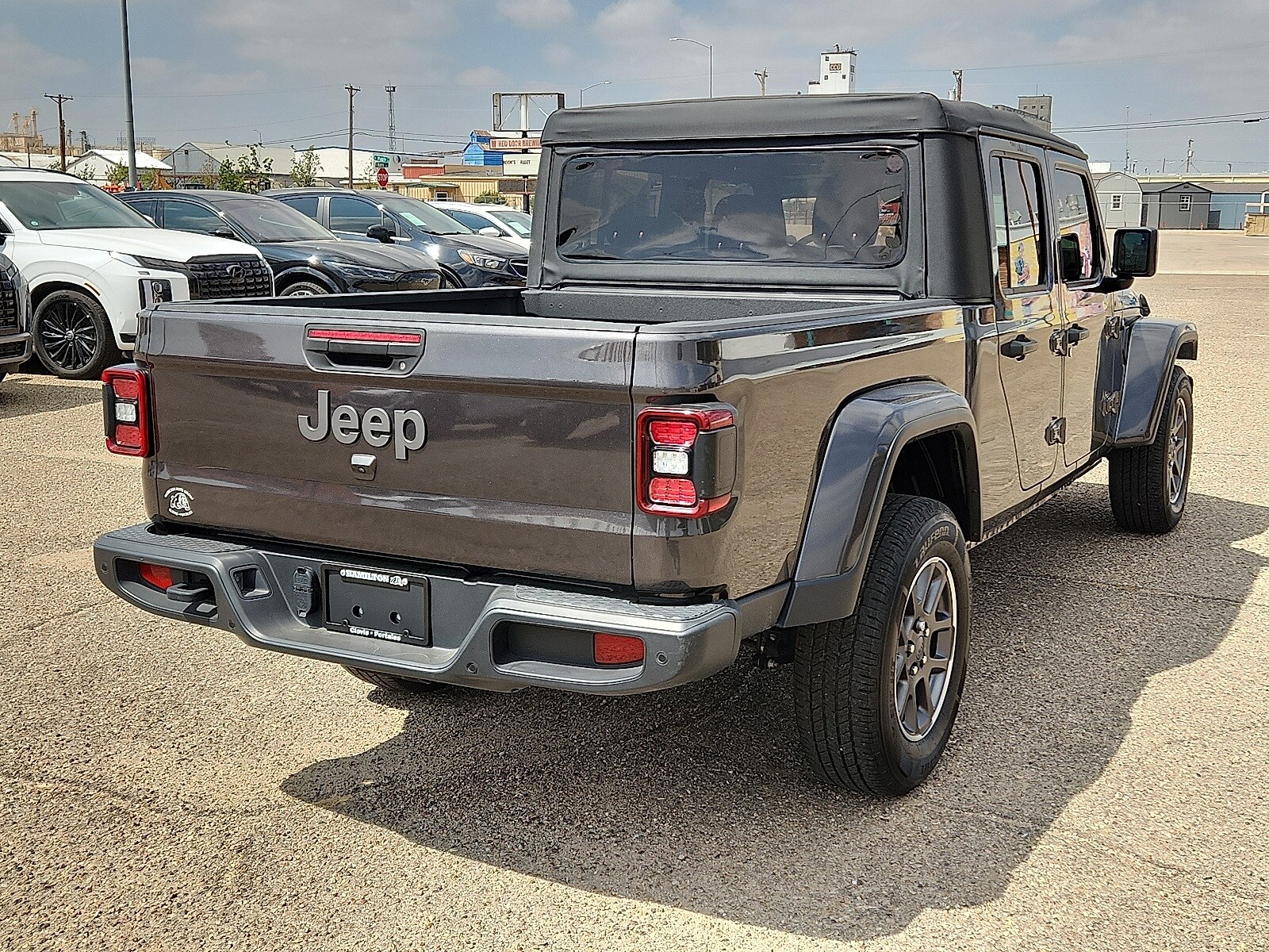 2021 Jeep Gladiator Sport photo 4