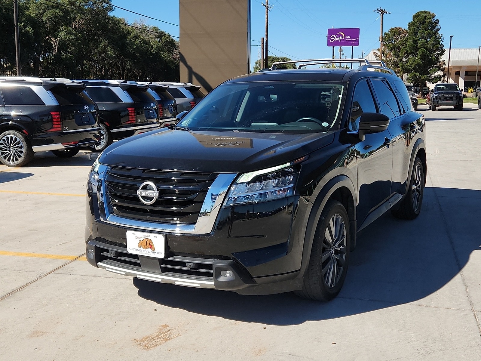 2022 Nissan Pathfinder SL