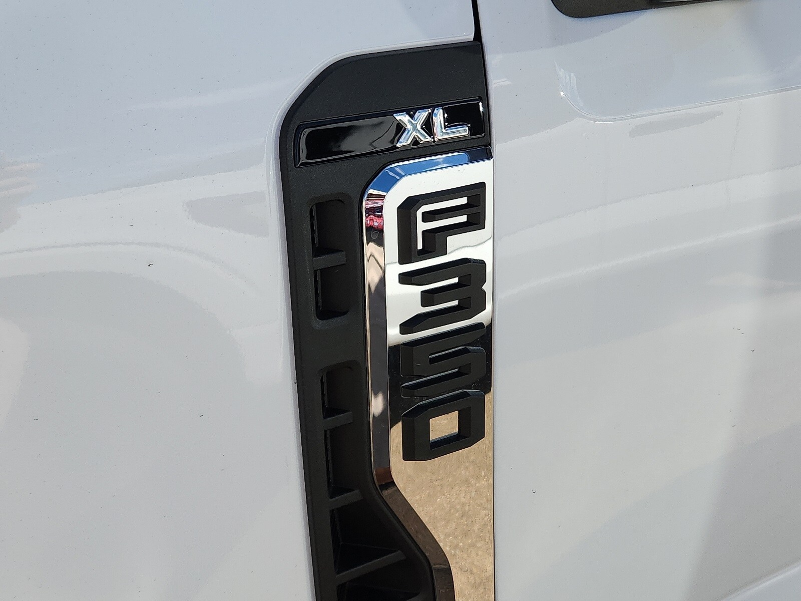 2026 Ford F-350 XL photo 3