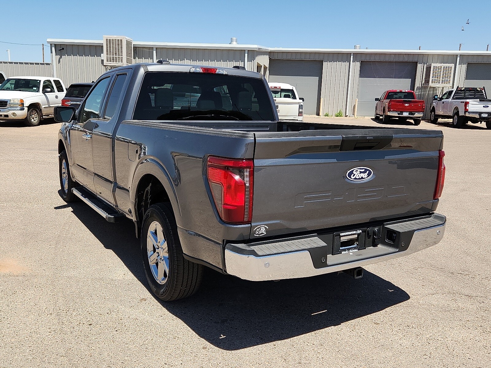 2025 Ford F-150 XLT photo 3
