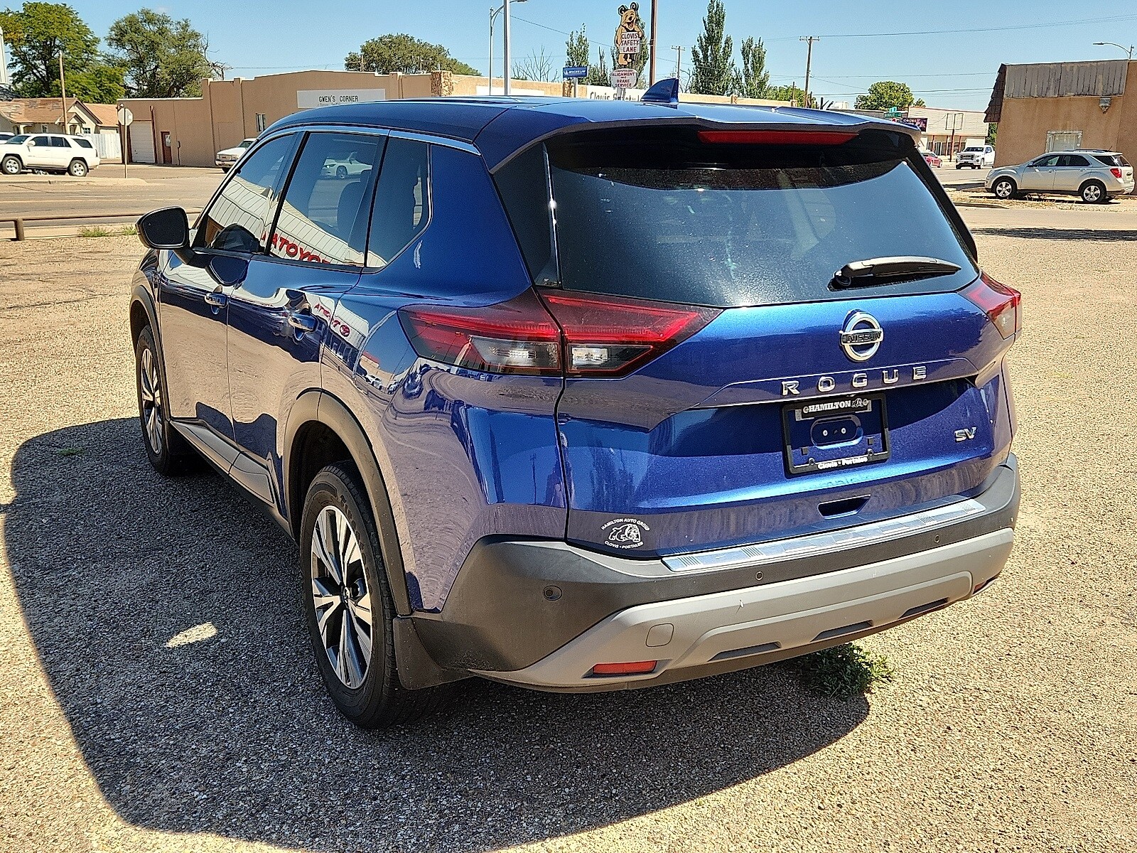2021 Nissan Rogue SV photo 2