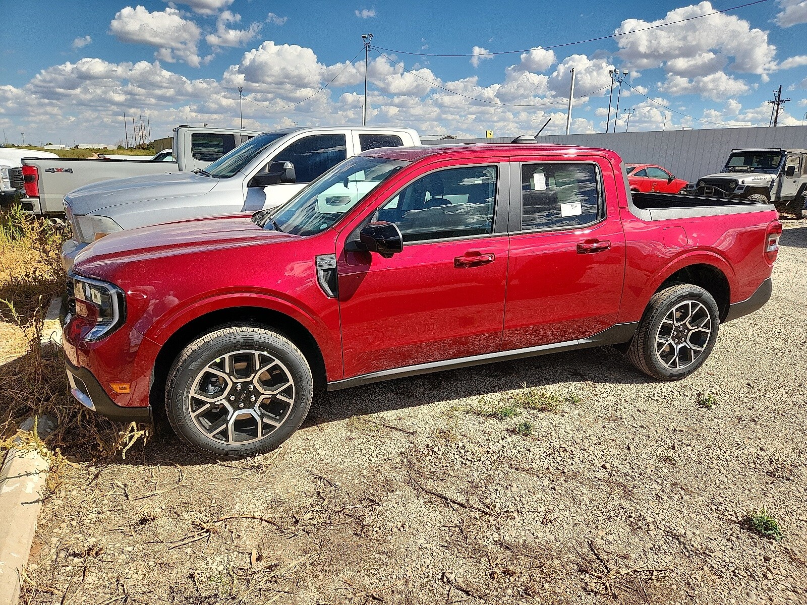 2025 Ford Maverick Lariat photo 2
