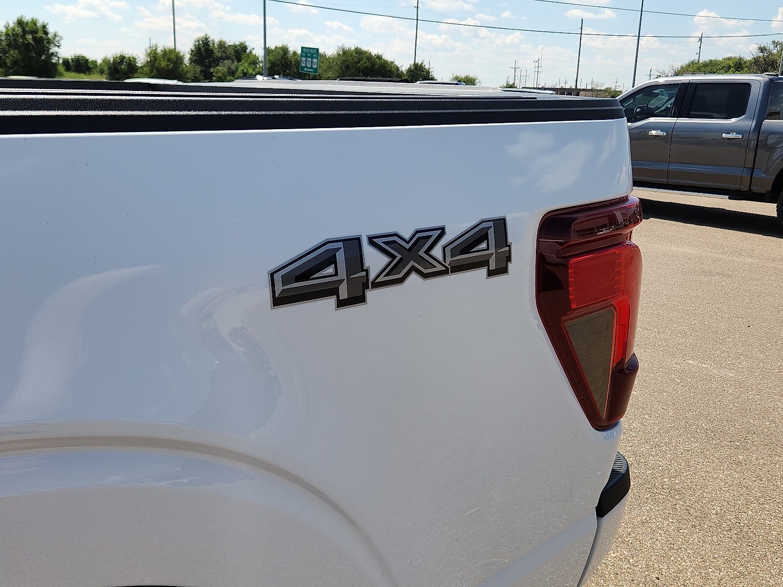 2025 Ford F-150 STX photo 4