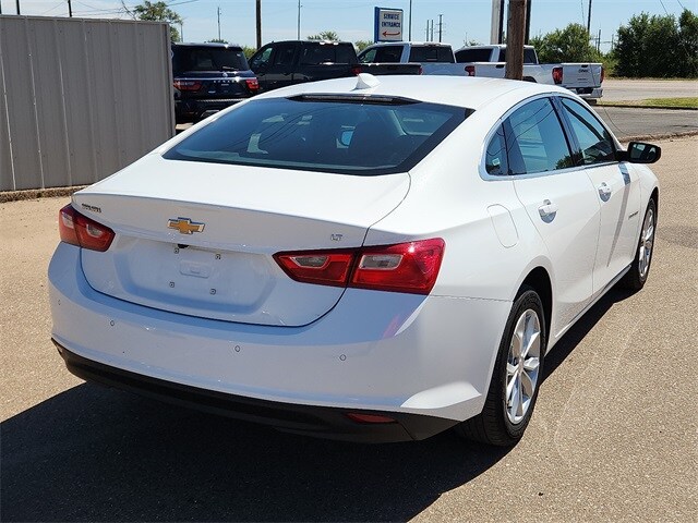 2024 Chevrolet Malibu 1LT photo 3