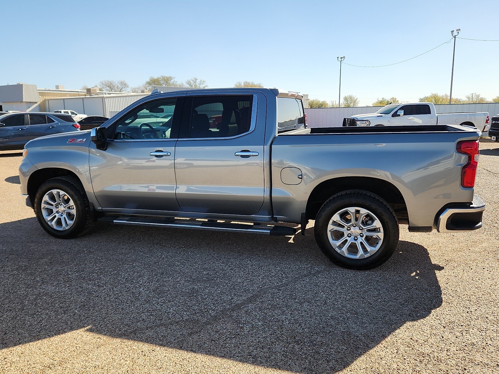 2023 Chevrolet Silverado 1500 LTZ photo 2