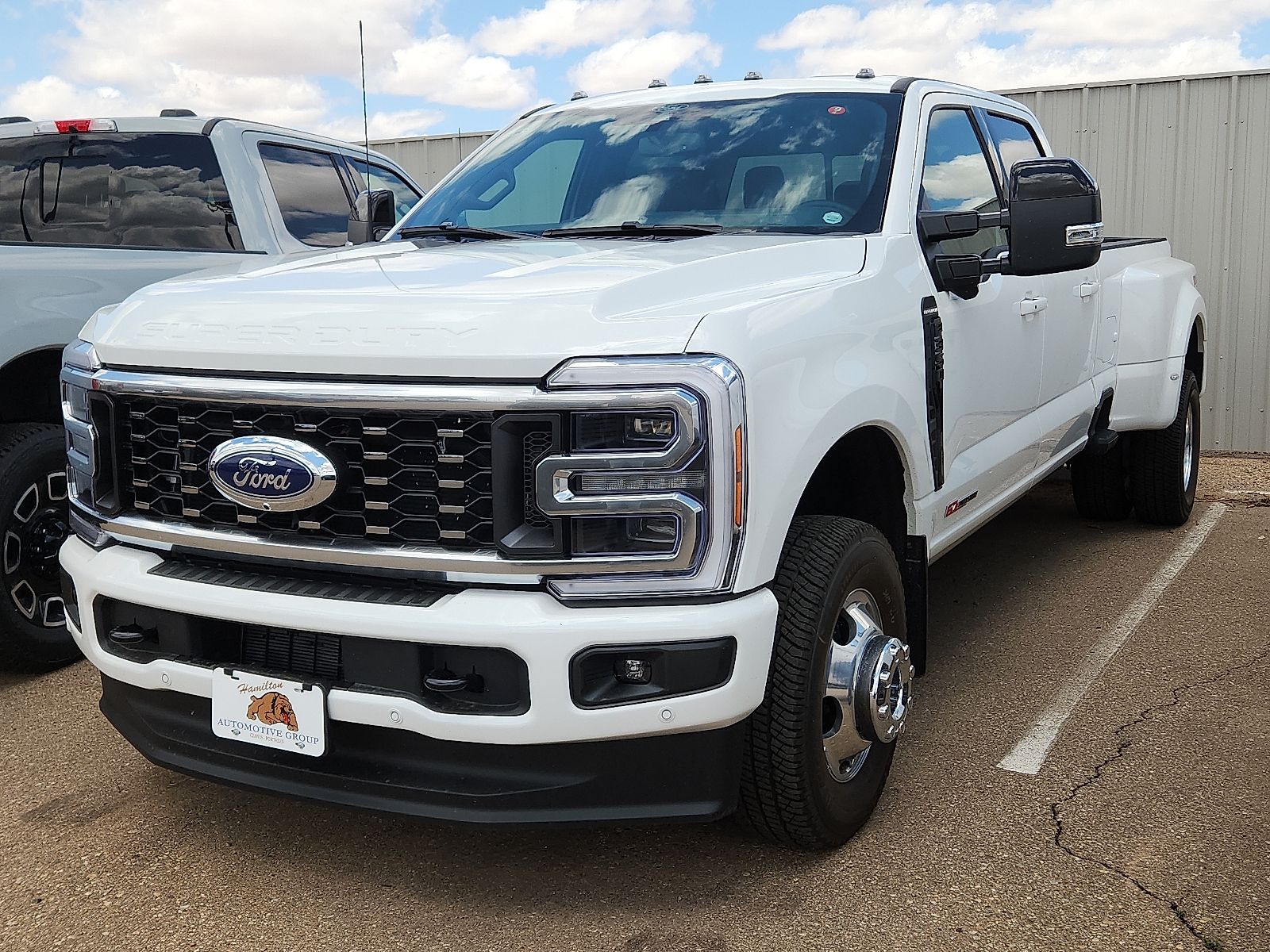 2026 Ford F-350 Platinum 4x4 Crew Cab 8' Box DRW's photo