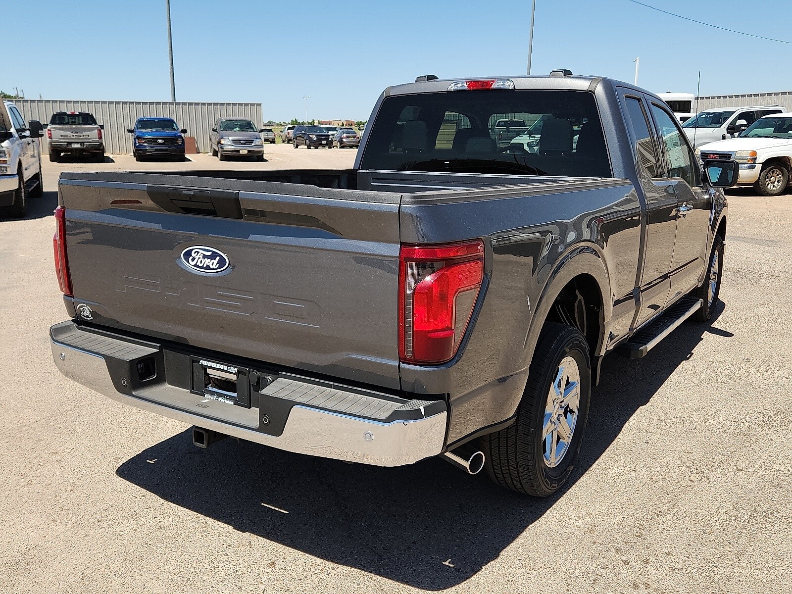 2025 Ford F-150 XLT photo 2