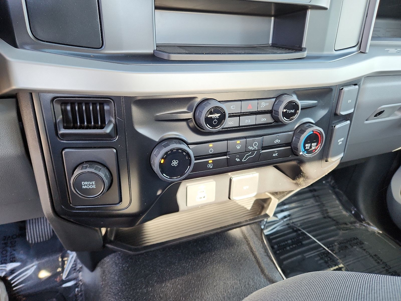2025 Ford F-250 Super Duty XL - Photo 13