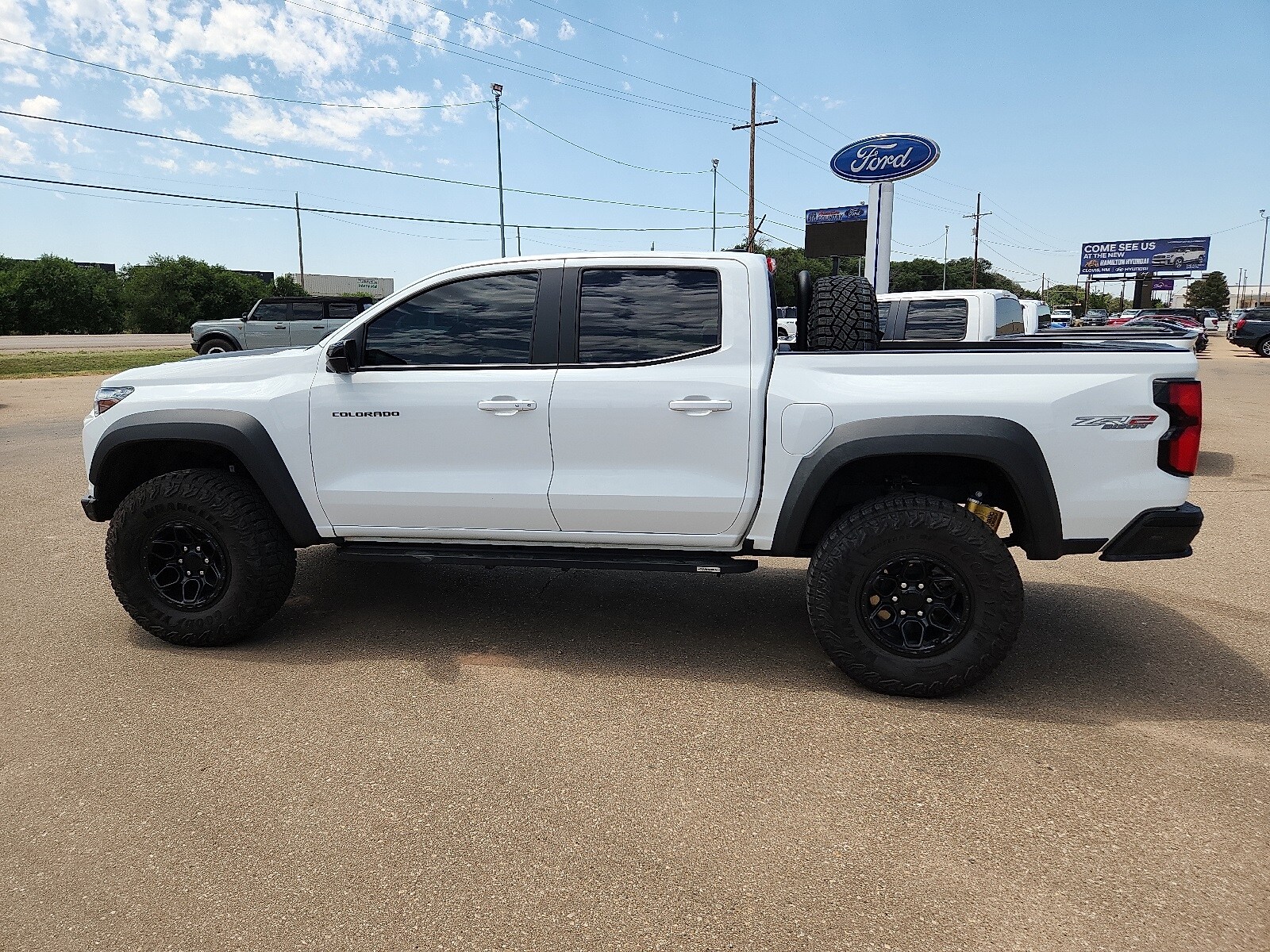 2024 Chevrolet Colorado ZR2 photo 2