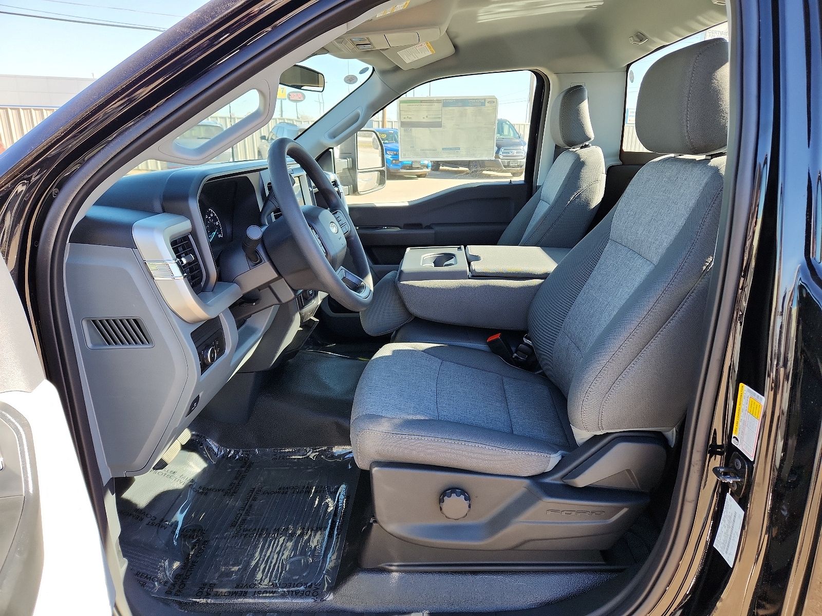 2025 Ford F-250 Super Duty XL - Photo 8