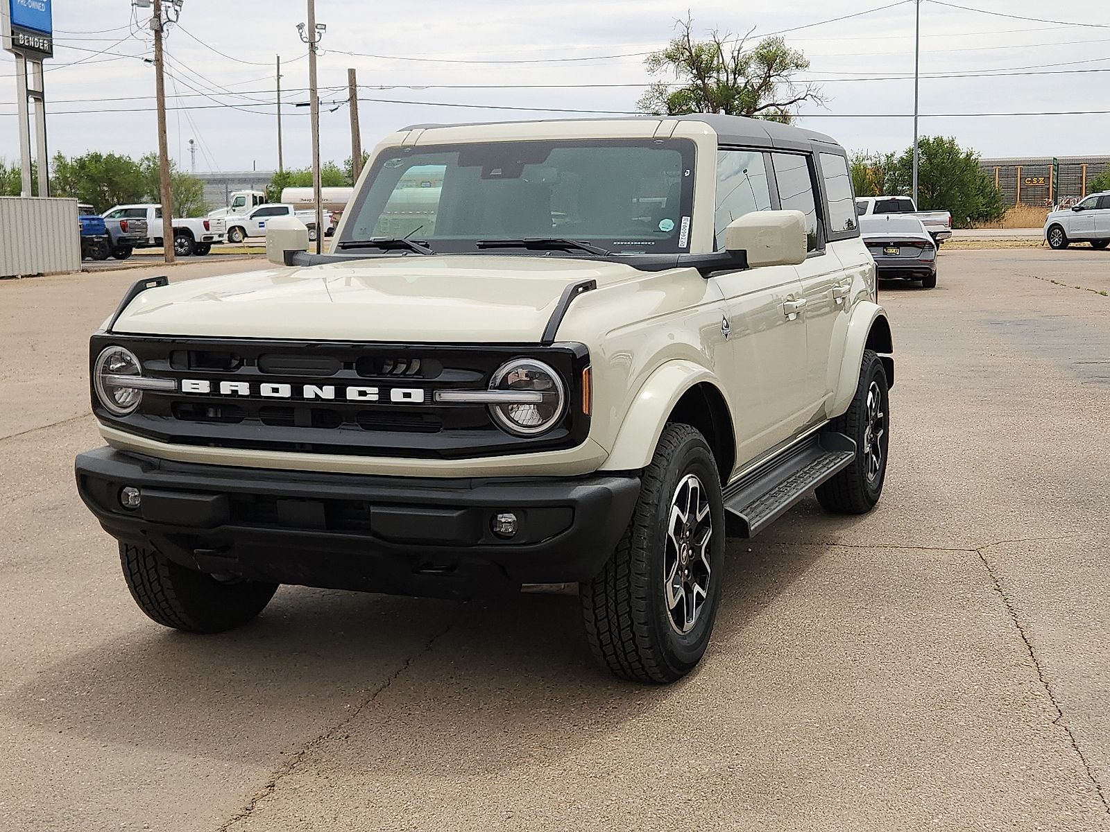 2025 Ford Bronco Outer Banks 4x4's photo