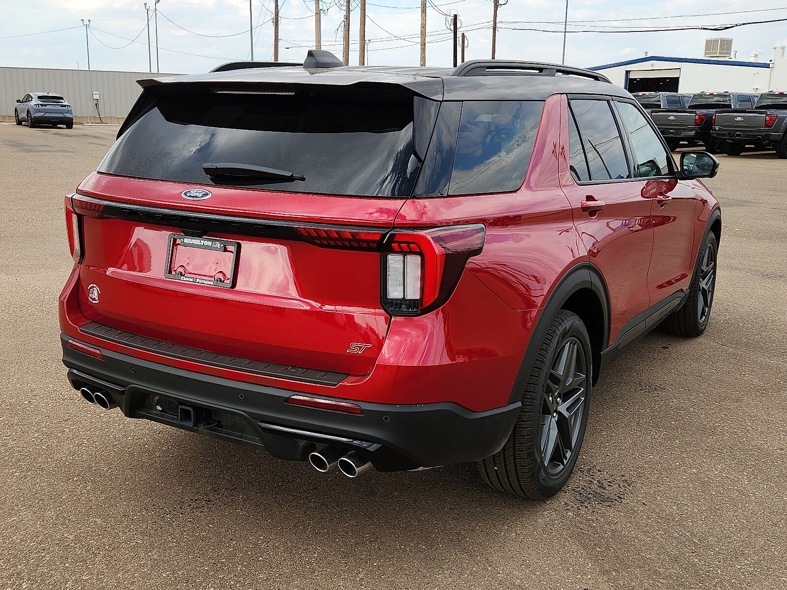 2025 Ford Explorer ST photo 4
