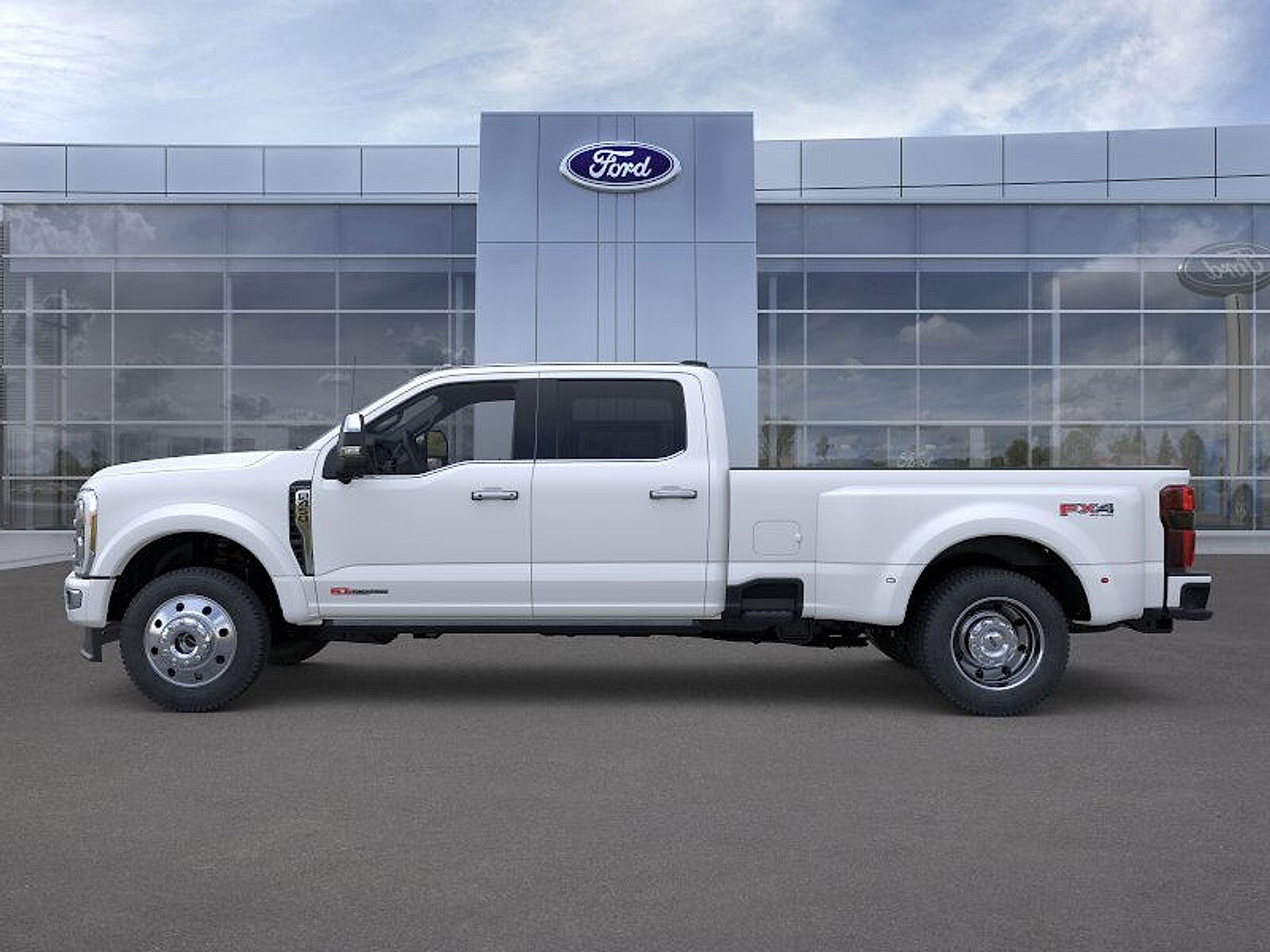 2025 Ford F-450 photo 3