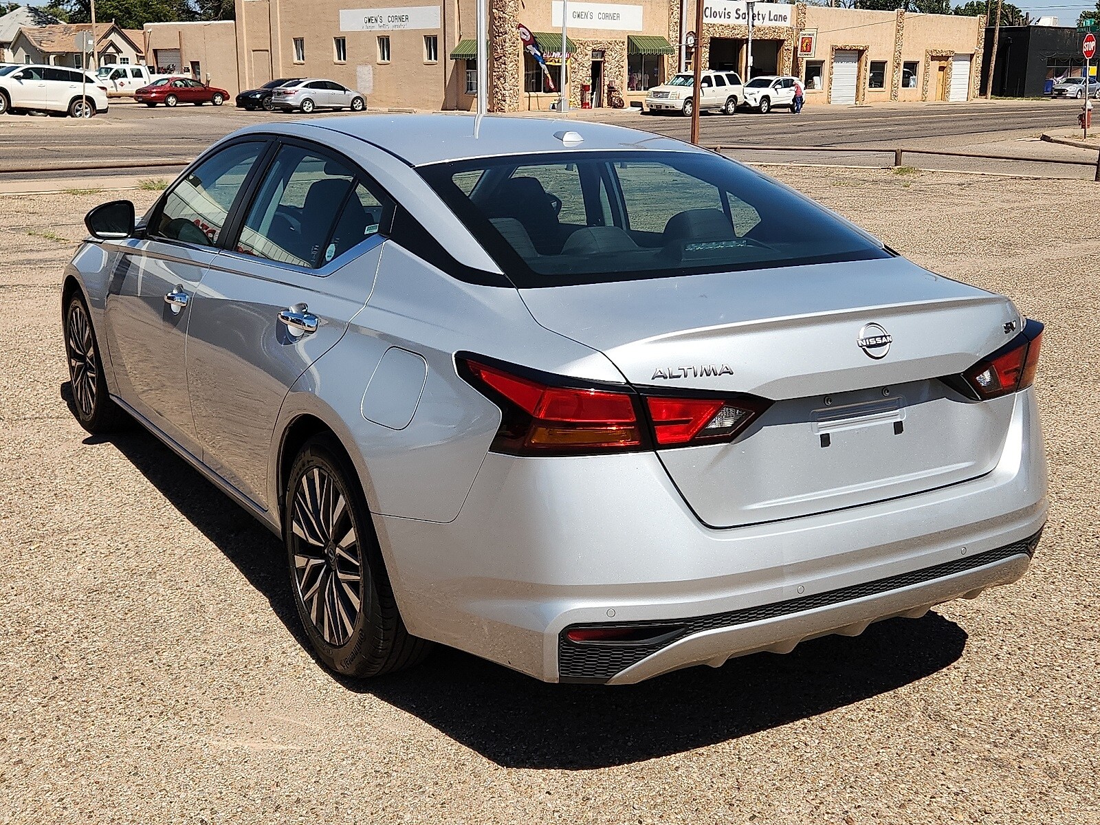 2024 Nissan Altima 2.5 SV photo 3