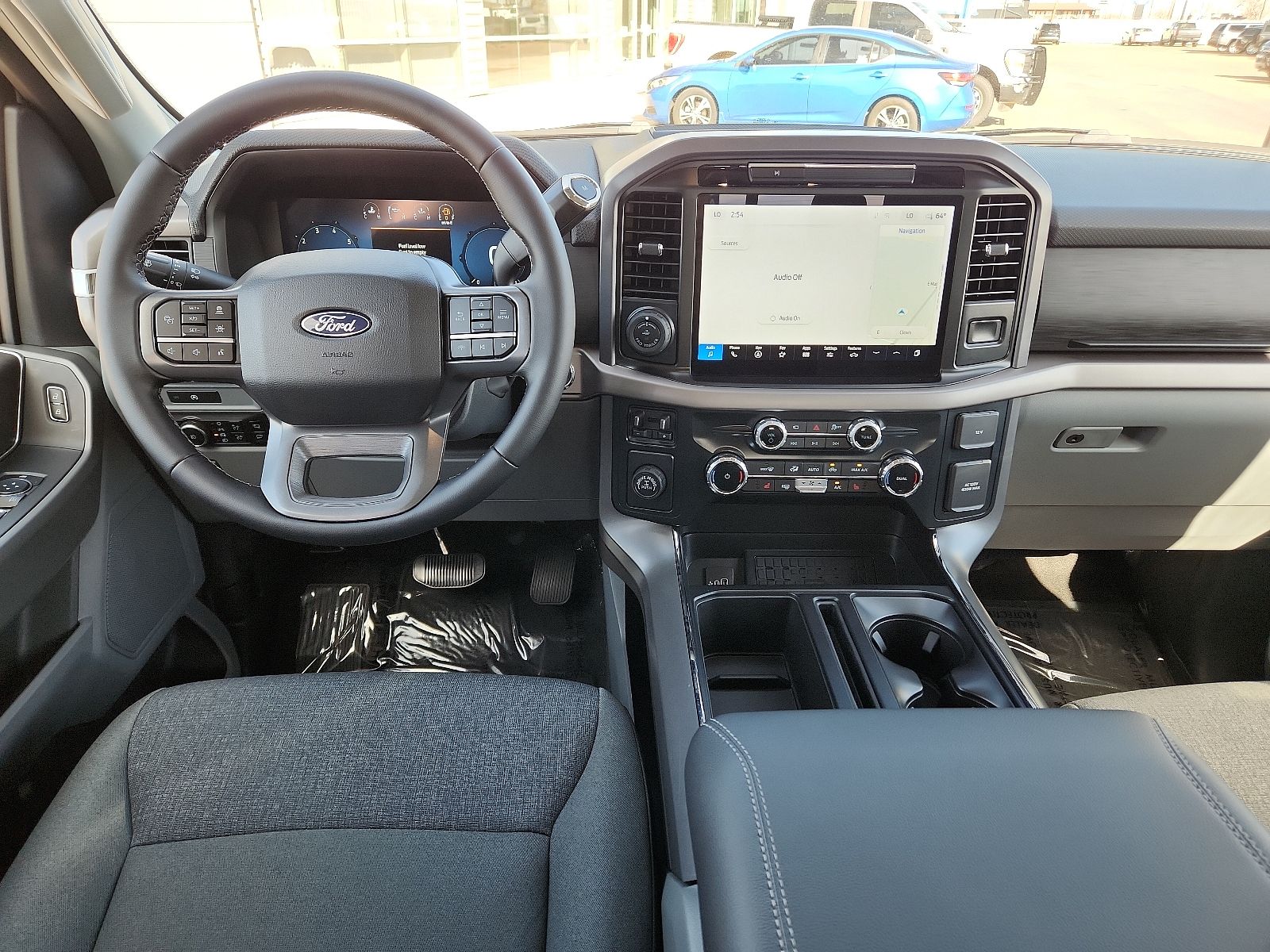 2025 Ford F-150 XLT - Photo 10