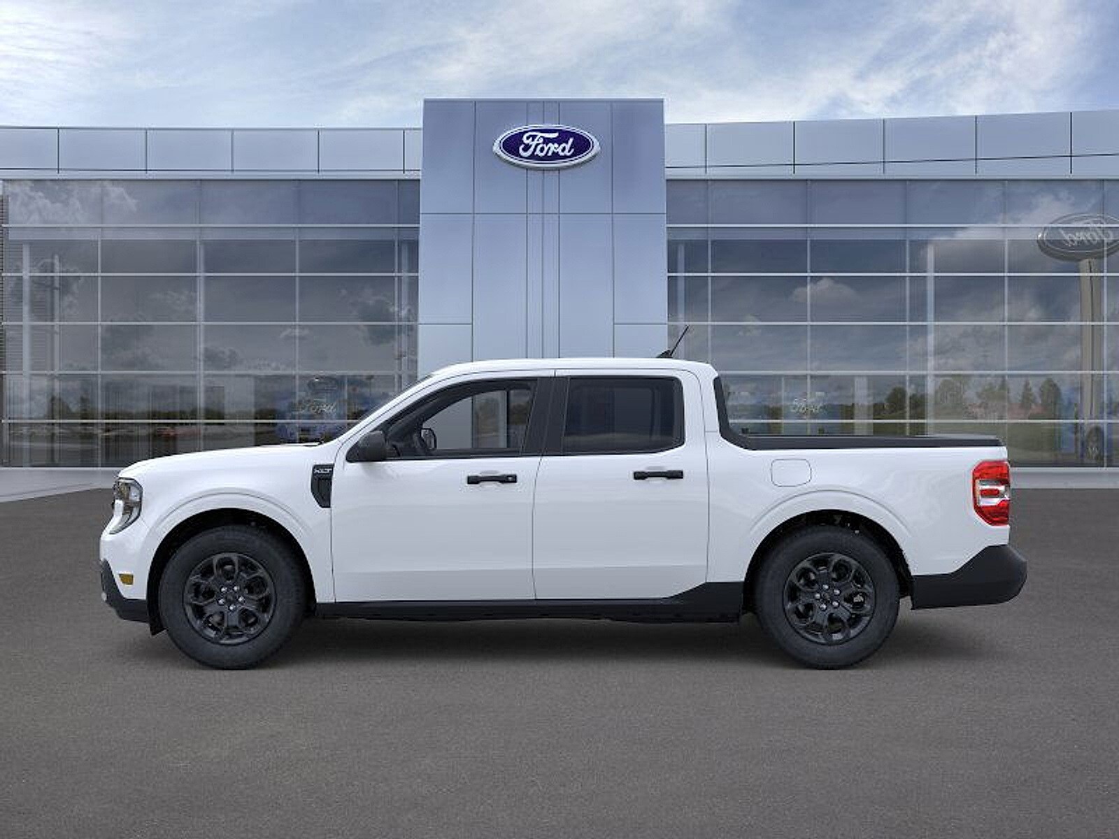 2025 Ford Maverick XLT photo 2