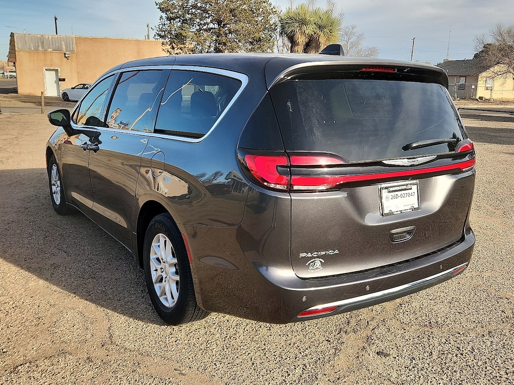 Used 2023 Chrysler Pacifica Touring L Van Passenger Van