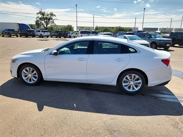 2023 Chevrolet Malibu 1LT photo 2
