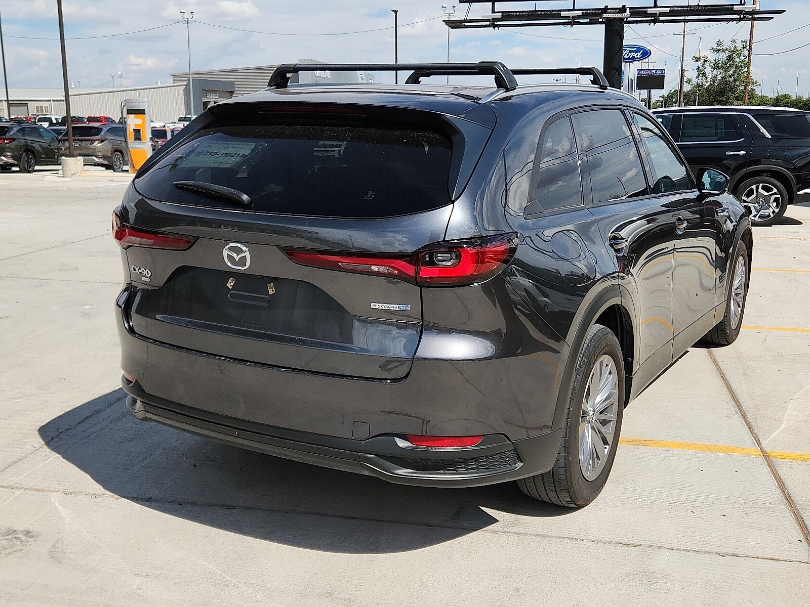 2024 Mazda CX-90 Plug-in Hybrid Preferred photo 4