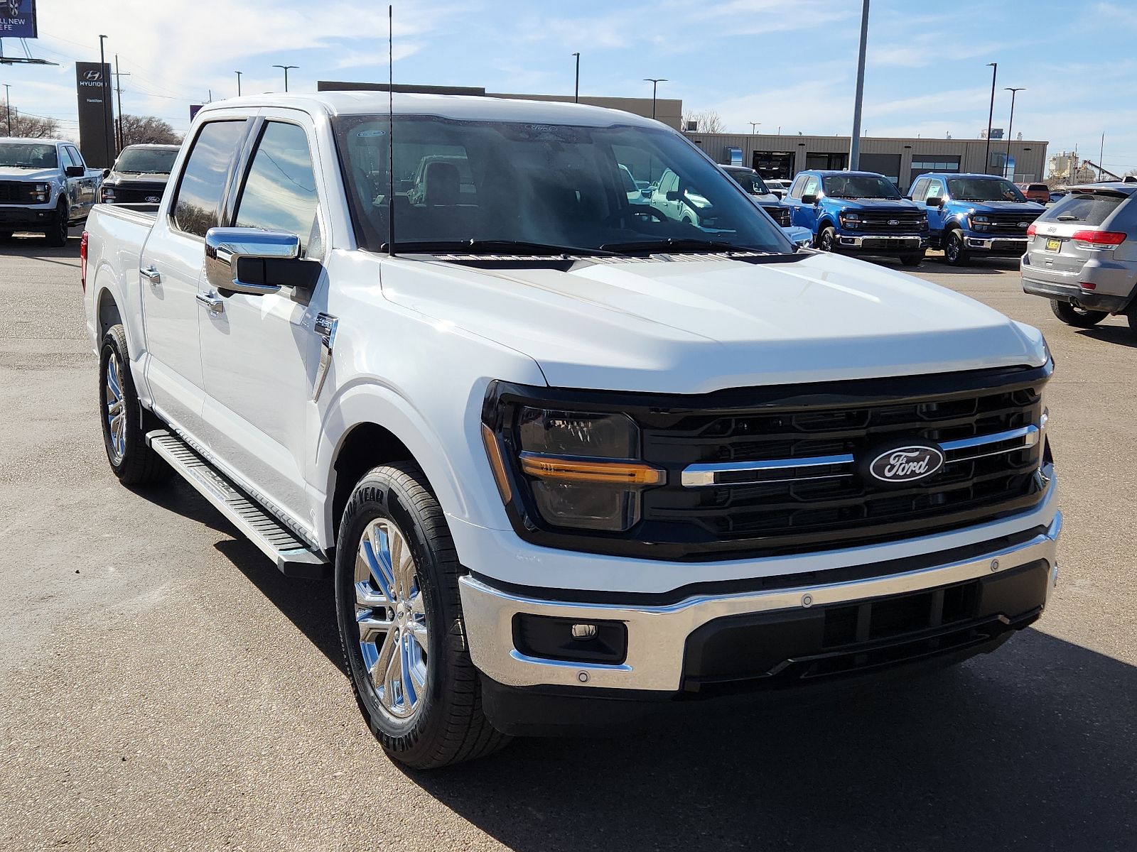 2025 Ford F-150 XLT - Photo 6