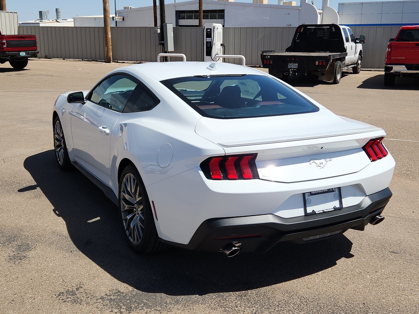 2025 Ford Mustang EcoBoost Premium photo 3