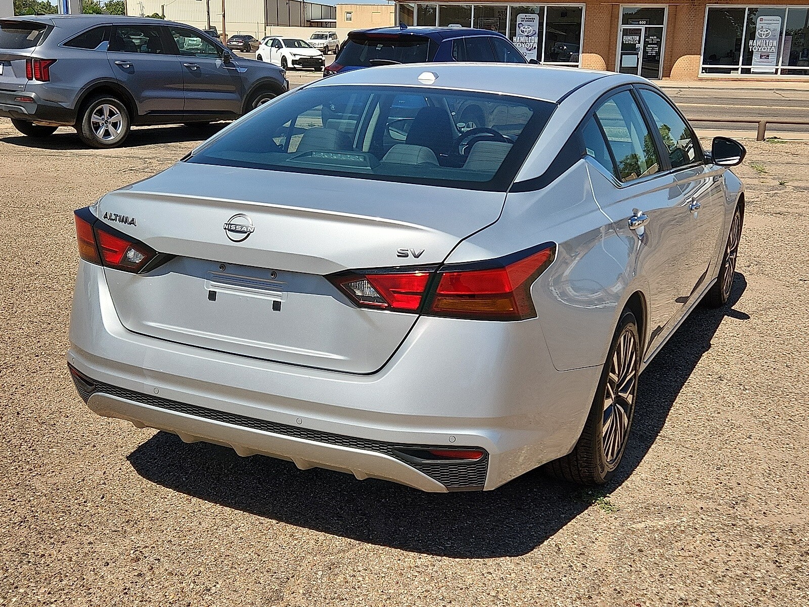 2024 Nissan Altima 2.5 SV photo 4
