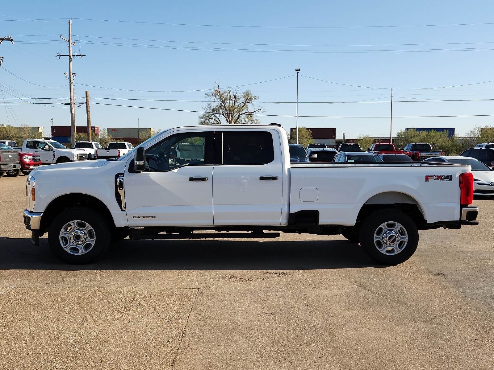 2025 Ford F-350 XLT photo 2