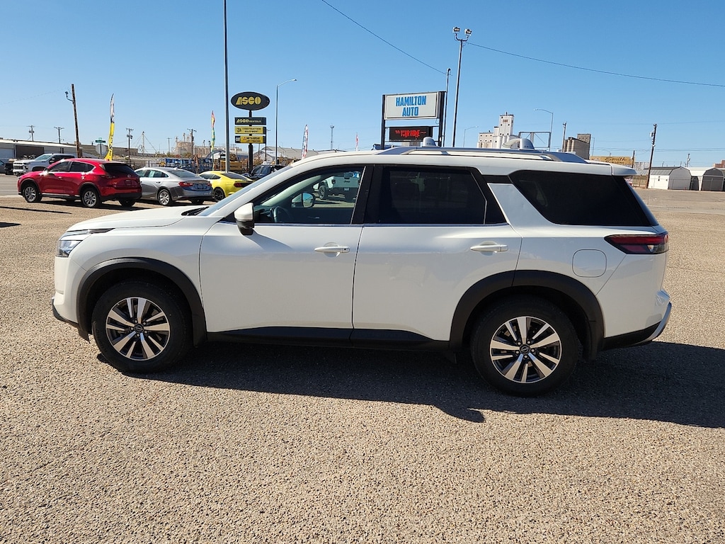 Used 2024 Nissan Pathfinder SL SUV