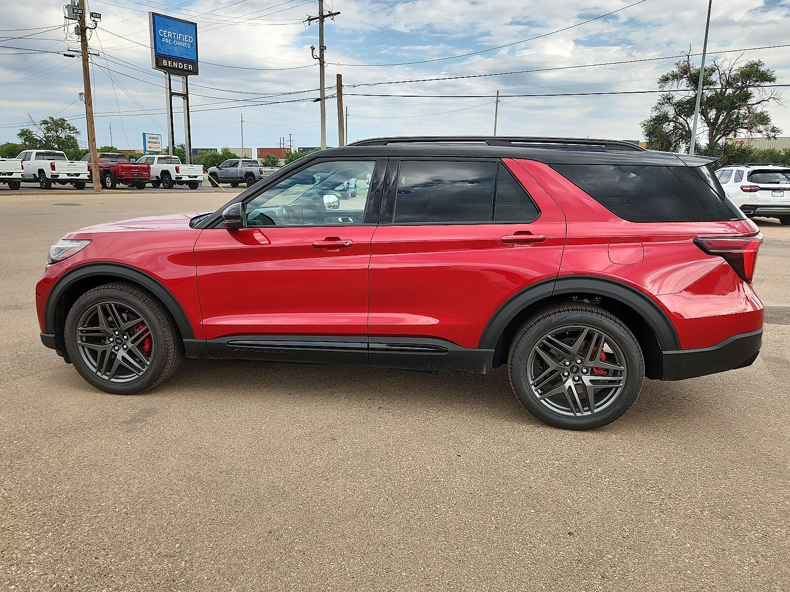 2025 Ford Explorer ST photo 2