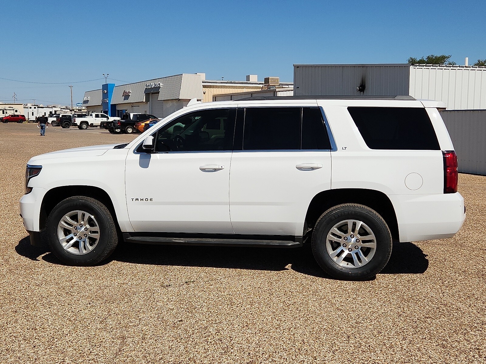 2018 Chevrolet Tahoe LT photo 2