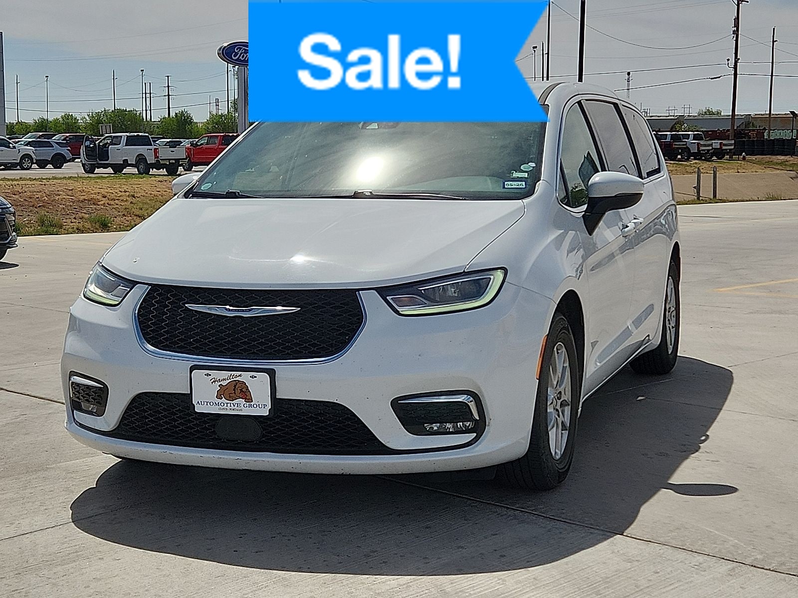 2023 Chrysler Pacifica Touring L's photo