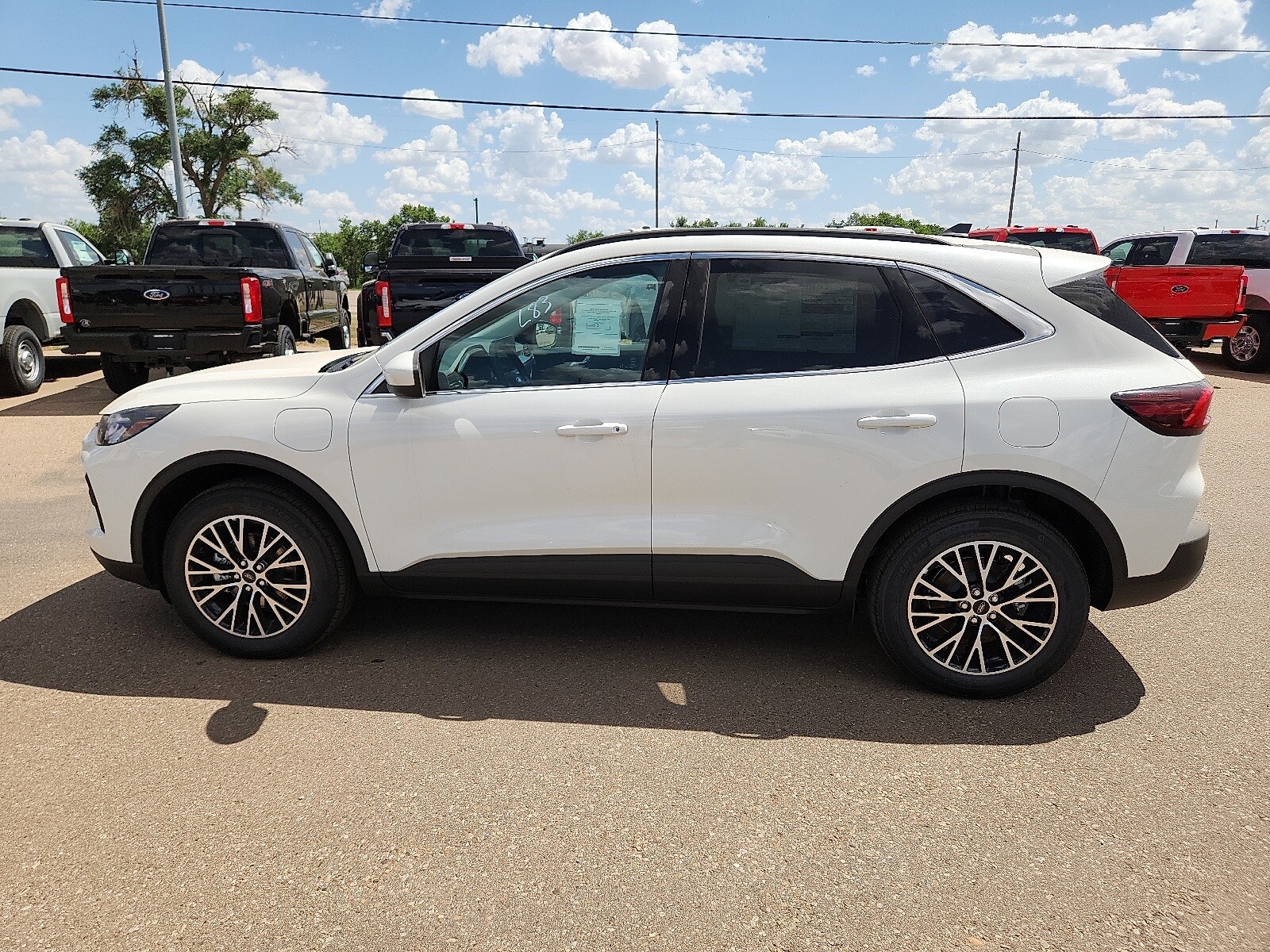 2025 Ford Escape photo 2