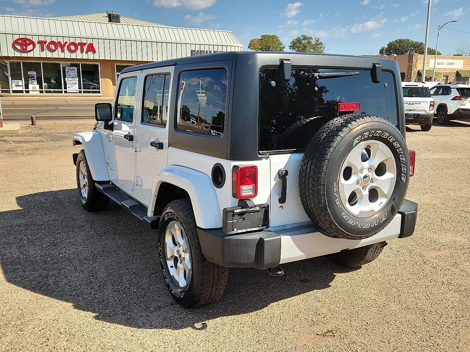2015 Jeep Wrangler Sahara photo 3