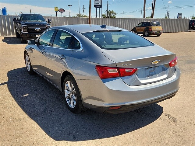 2023 Chevrolet Malibu 1LT photo 2