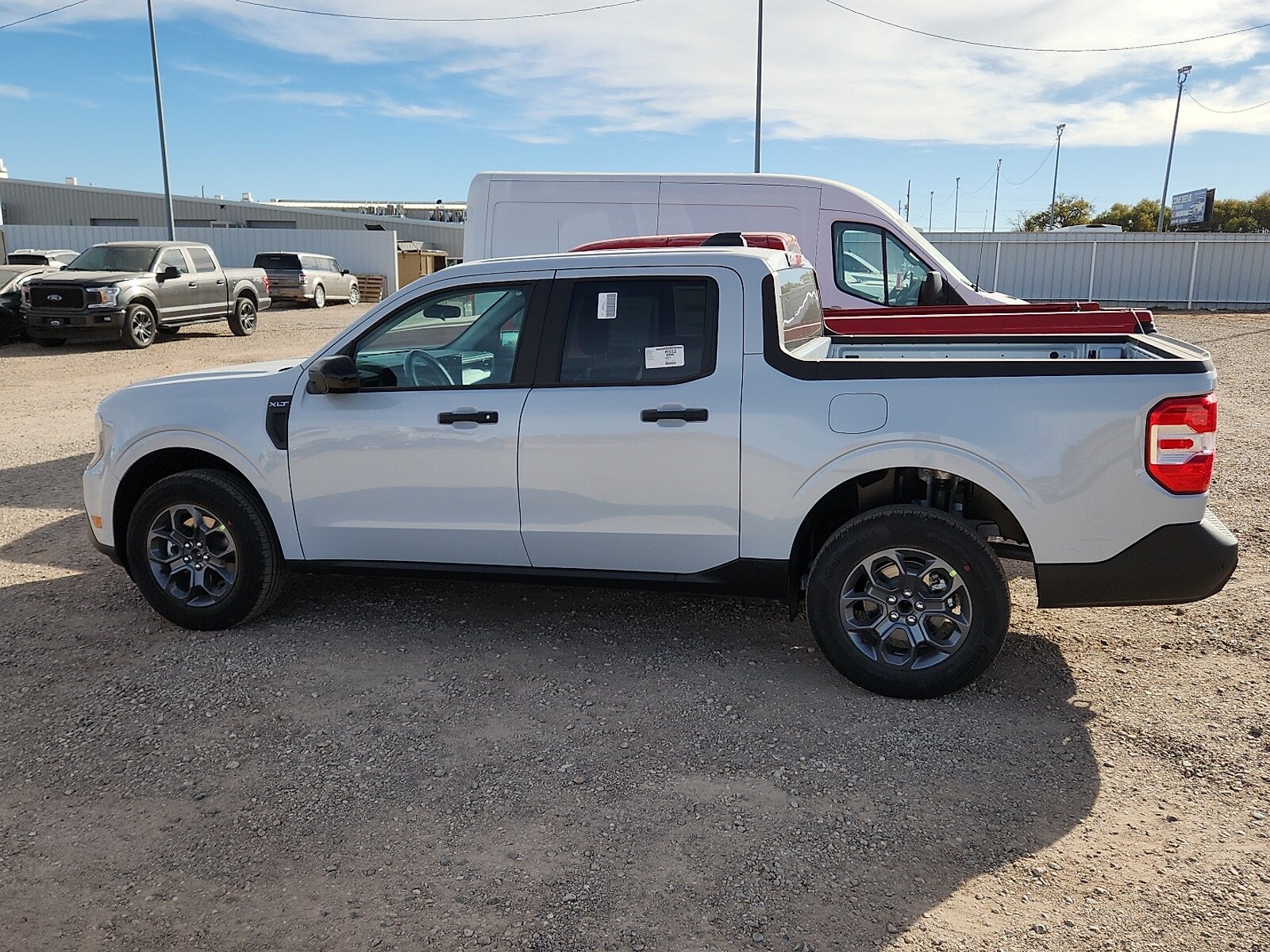 2025 Ford Maverick XLT photo 2