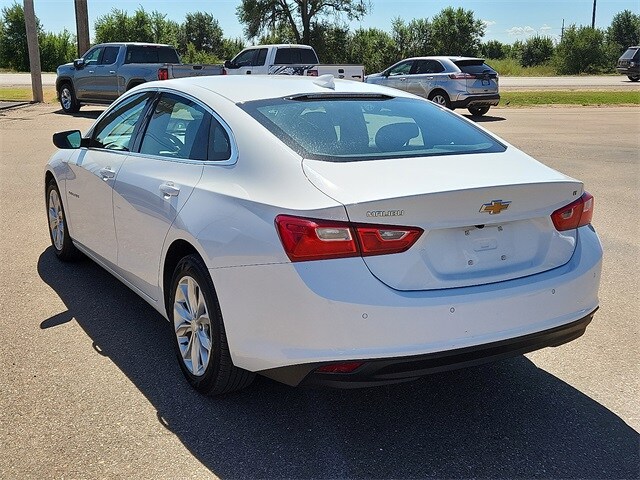2024 Chevrolet Malibu 1LT photo 2