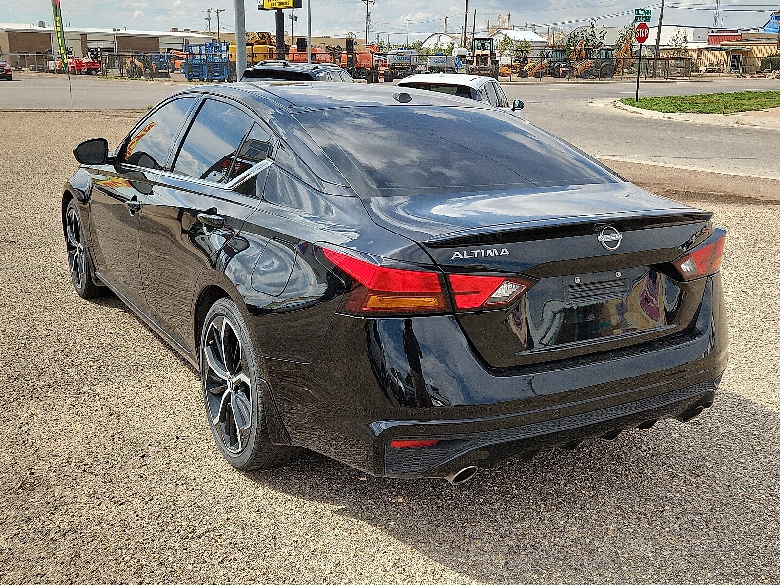 2024 Nissan Altima 2.5 SR photo 3