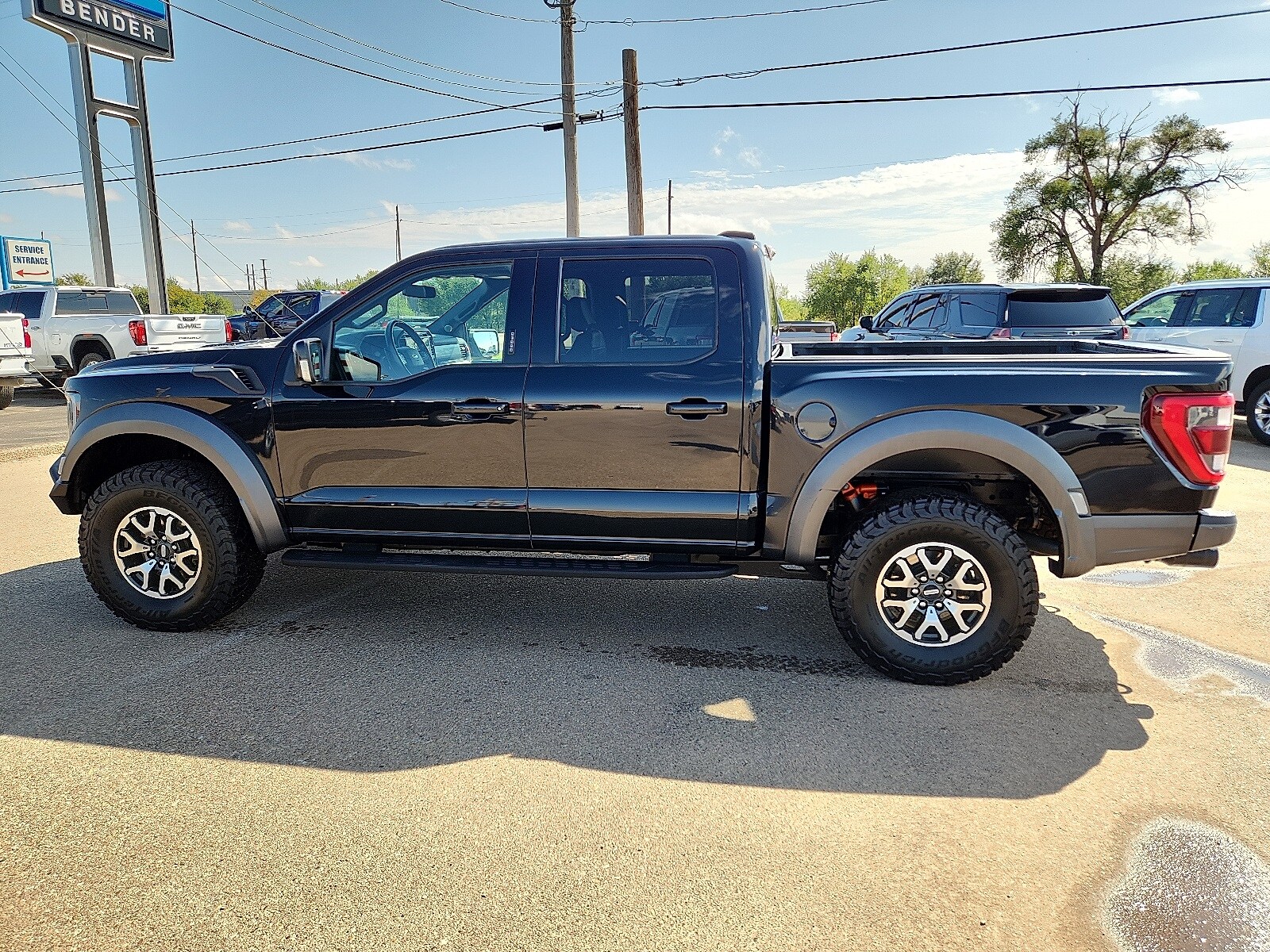 2022 Ford F-150 Raptor photo 2