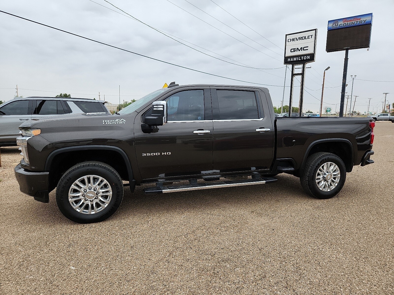 2020 Chevrolet Silverado 3500HD High Country photo 2