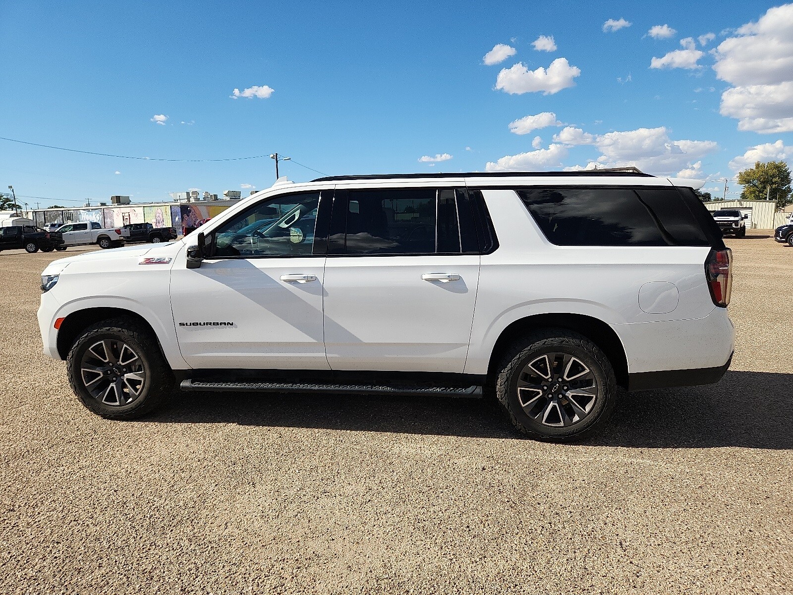 2021 Chevrolet Suburban Z71 photo 2