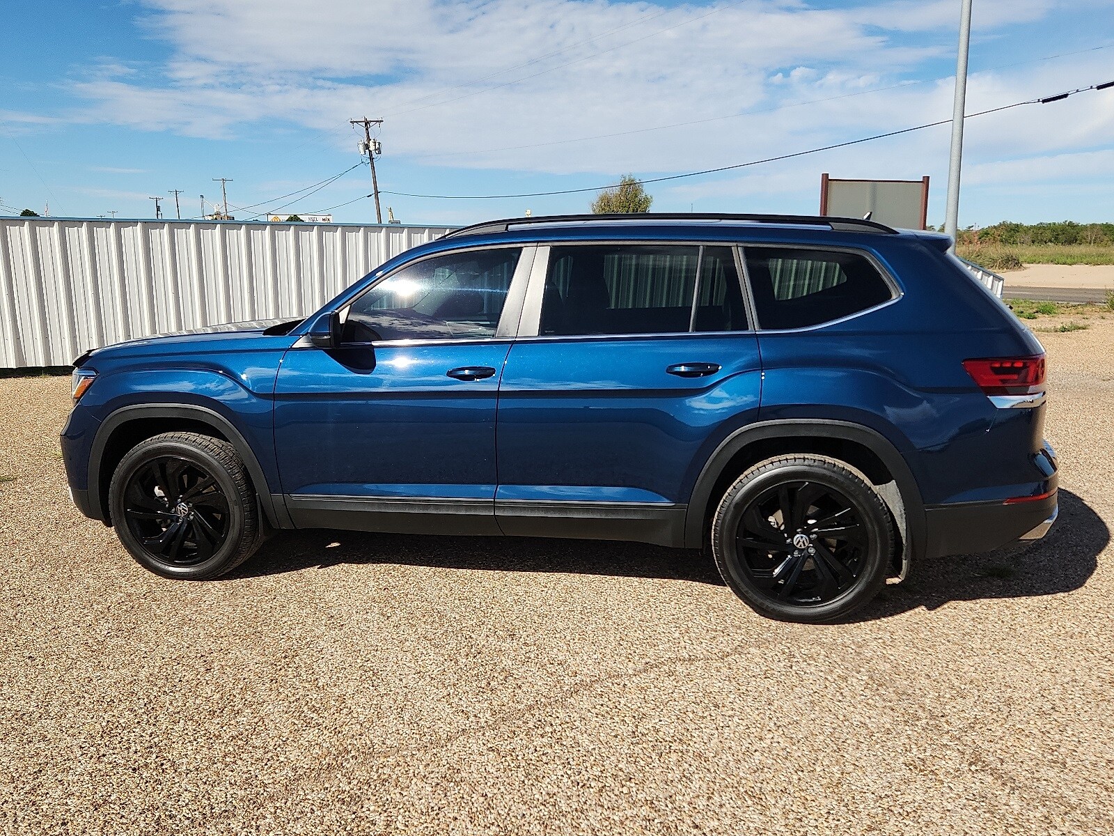 2023 Volkswagen Atlas V6 SE Technology photo 2
