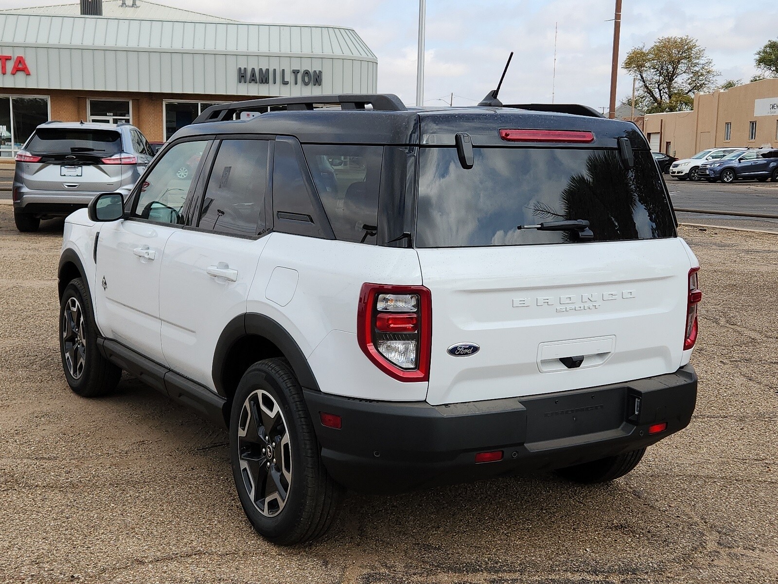 2024 Ford Bronco Sport Outer Banks photo 3