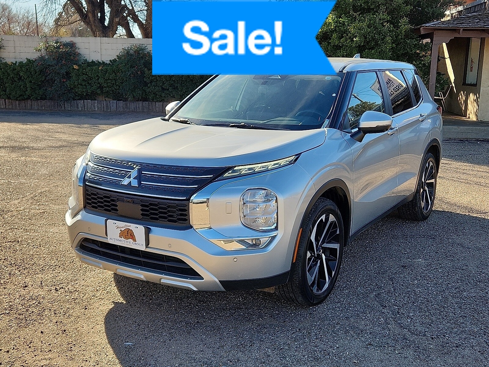 2024 Mitsubishi Outlander SE's photo