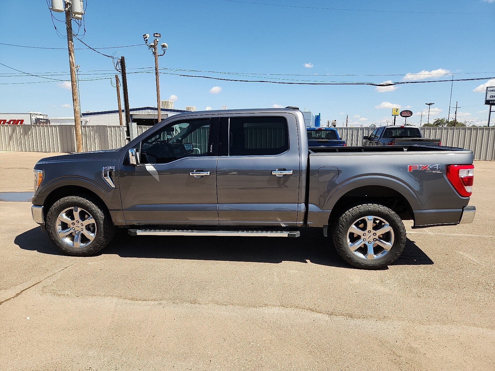 2023 Ford F-150 Lariat photo 2