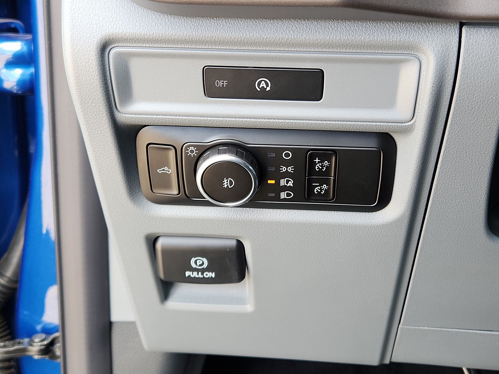 2025 Ford F-150 XLT - Photo 17