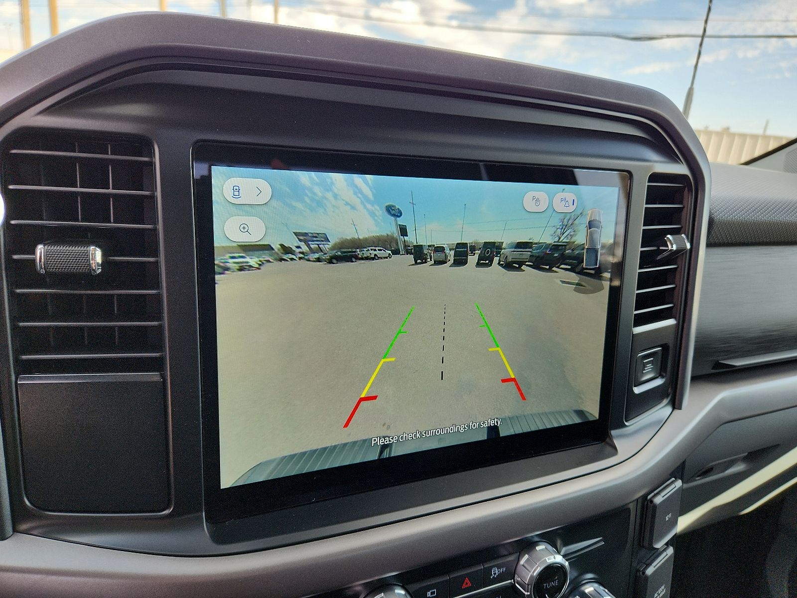 2025 Ford F-150 XLT - Photo 11