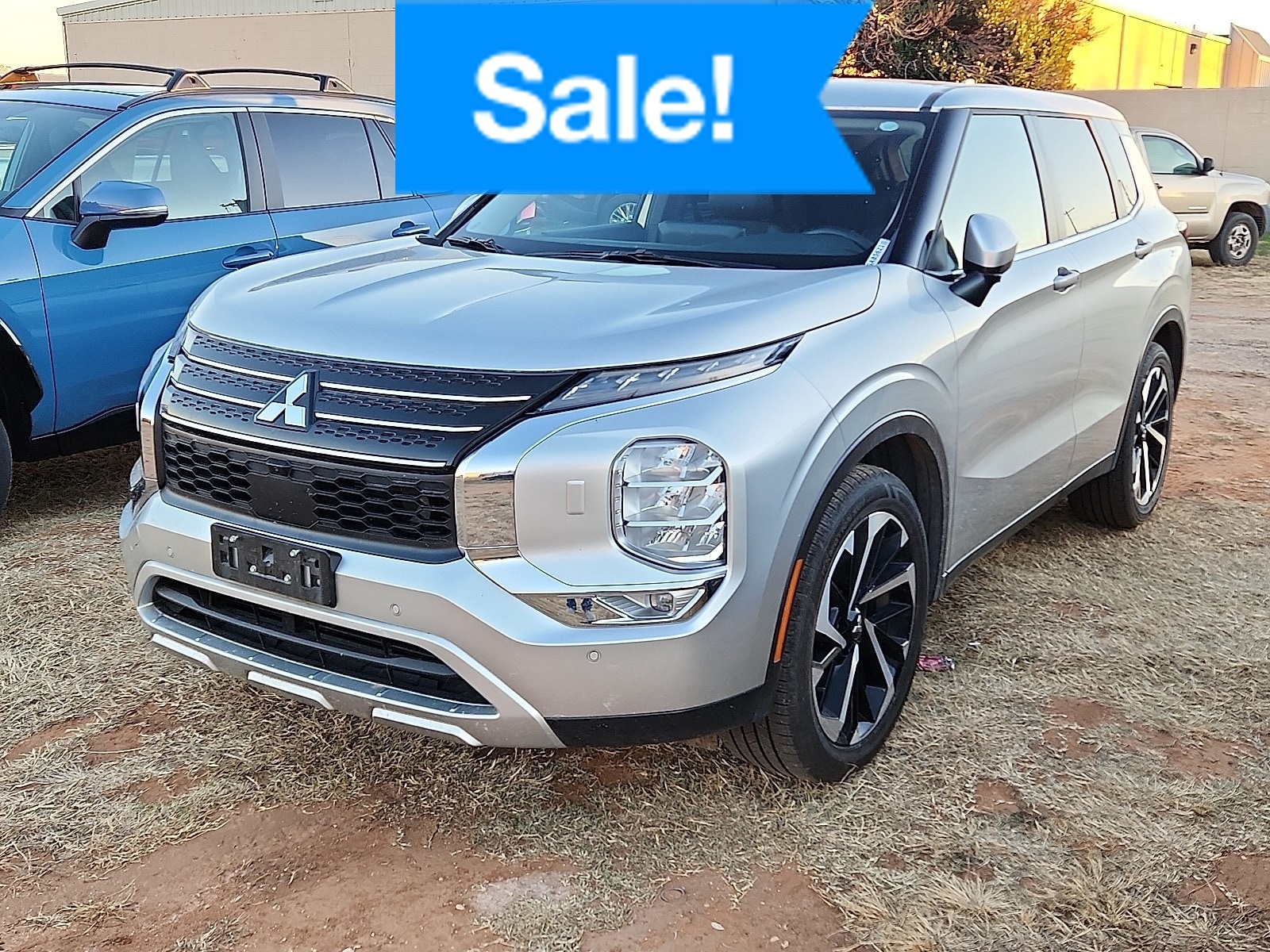 2024 Mitsubishi Outlander SE's photo